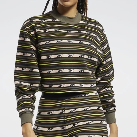 NWOT Reebok Classic Printed Sweatshirt - Picture 1 of 3